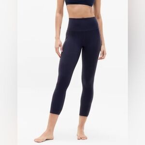 Athleta Salutation Stash II Capri Legging 54023 Activewear Black Medium Tall